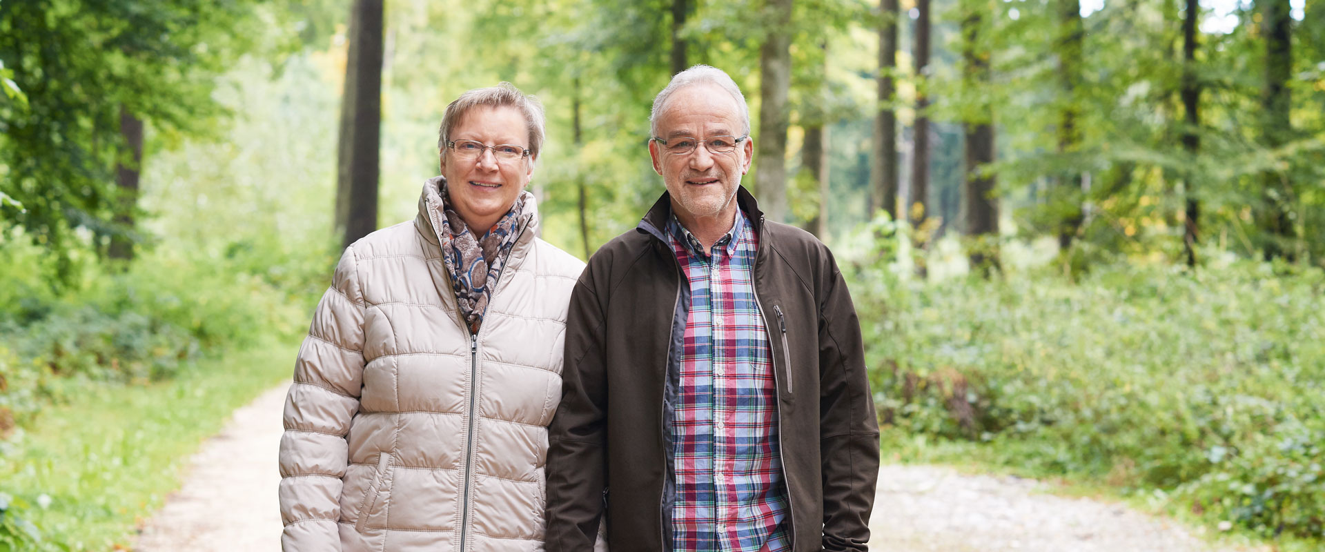 Fred. H und seine Frau Heidi beim Spaziergang im Wald