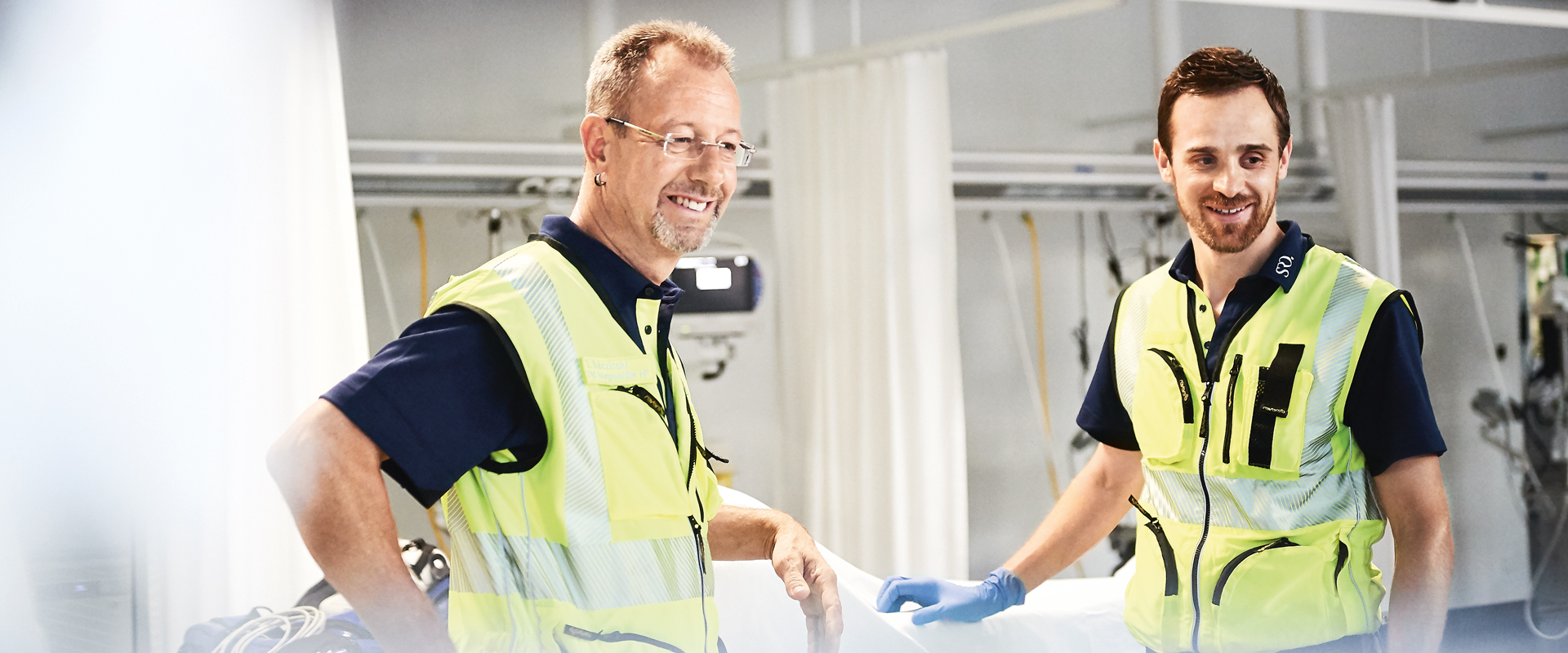 Rettungssanitäter im Gespräch