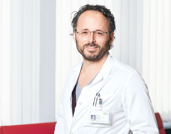 Dr. med. Oliver Schmidt, Chefarzt Wirbelsäulenmedizin Dr. med. Oliver Schmidt, Chefarzt Wirbelsäulenmedizin